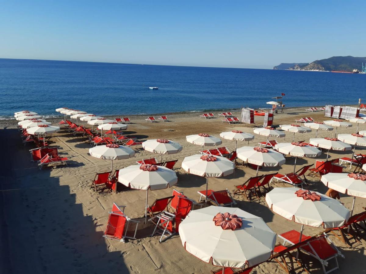Apartamento La casa del mare Savona Exterior foto